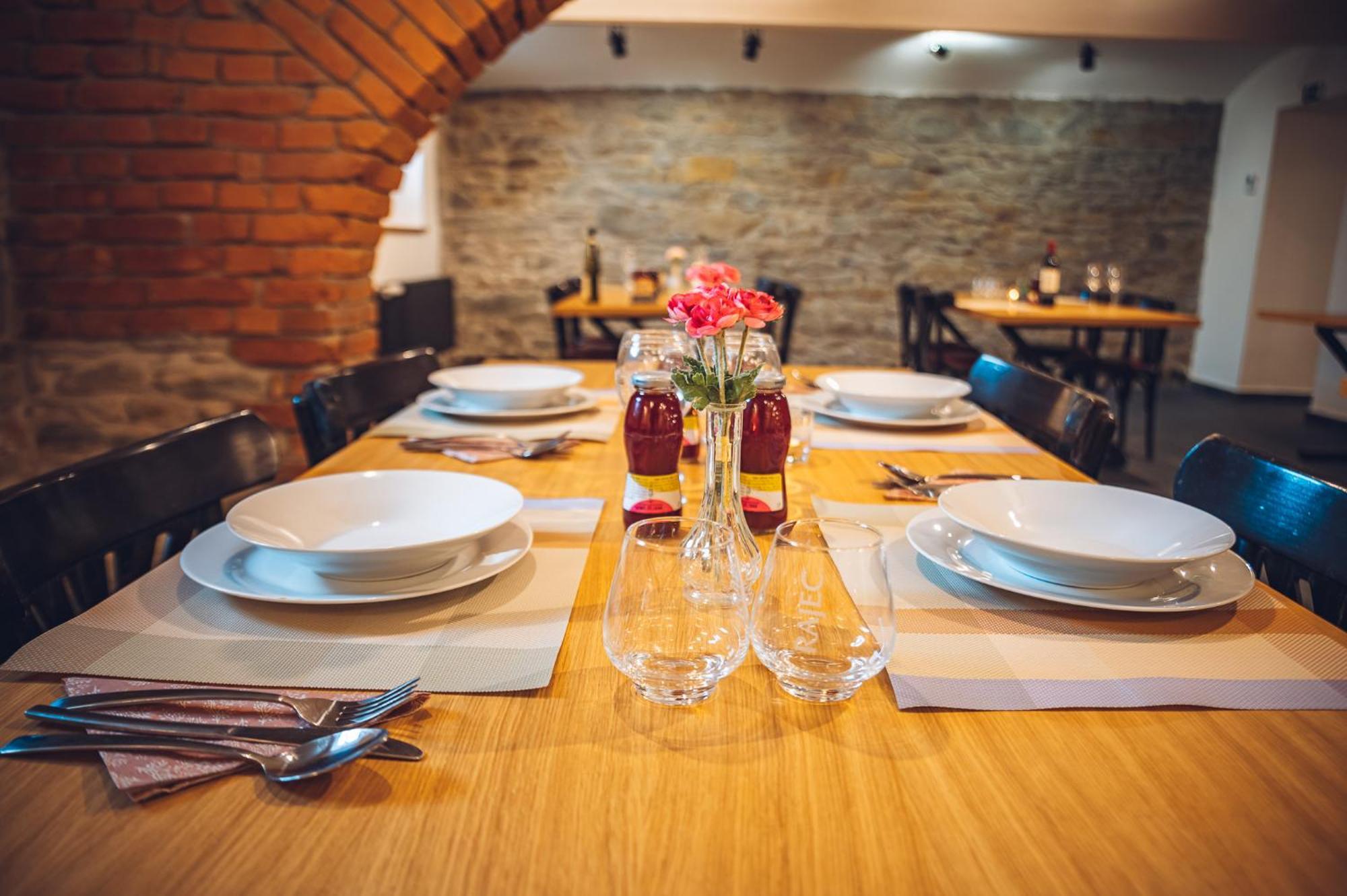 Dobre Misto Hotel Krnov Exterior photo